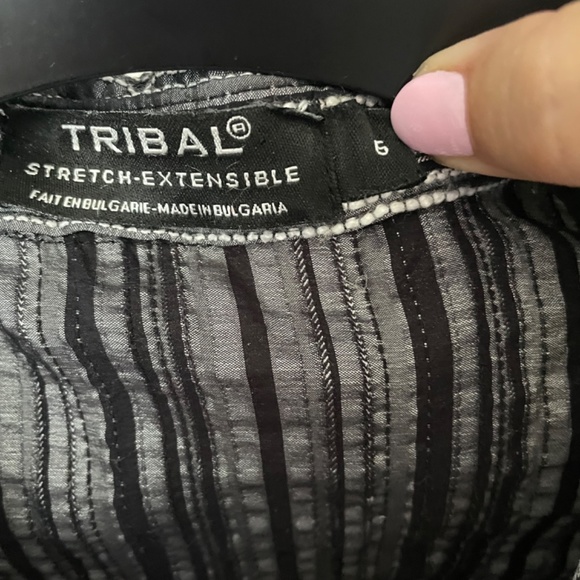 Sleeveless Tribal top - size 6 - black and silver - Picture 2 of 5